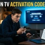 Man_holding_smartphone_and_TV_20260911064034